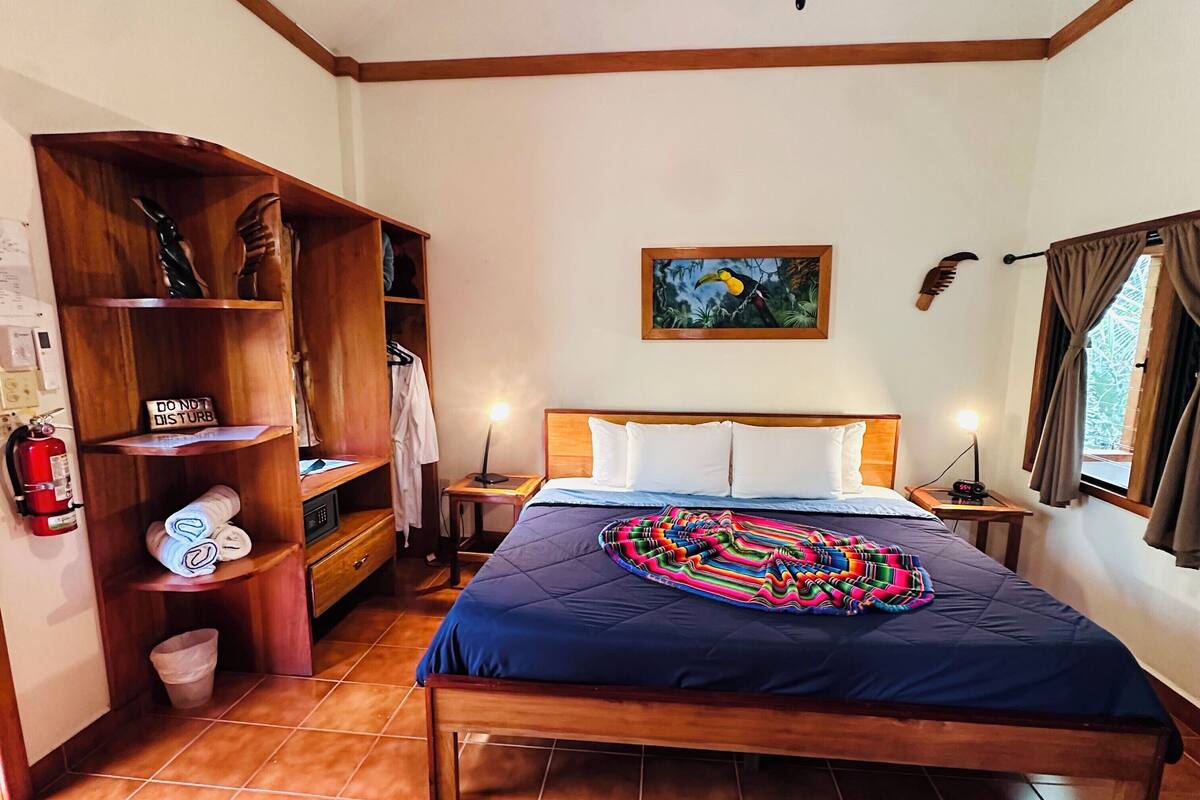 Toucan - Luxury Family Cabana | Roupas de cama premium, cofres nos quartos