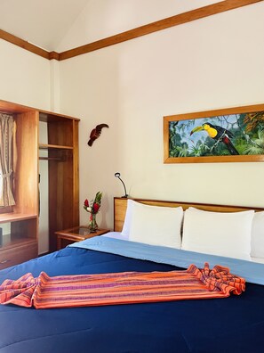 Toucan - Luxury Family Cabana