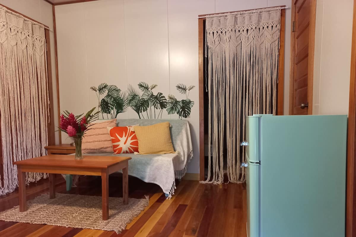 Hibiscus Jungle House | Living area