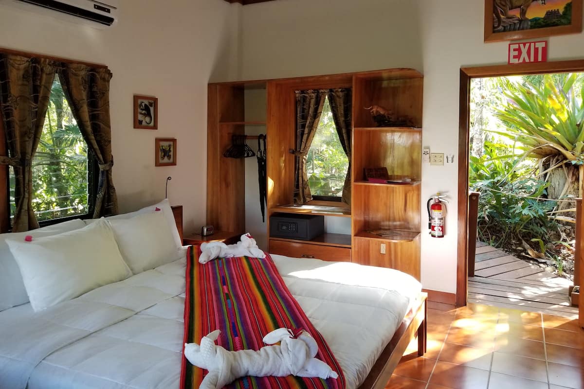 Orchid - Luxury Cabana | 3 bedrooms, hypo-allergenic bedding, in-room safe