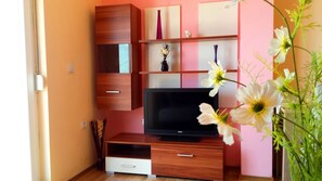 Premier Apartment, 2 Bedrooms, Balcony, Sea View | Room amenity - Villa Sara (Makarska)