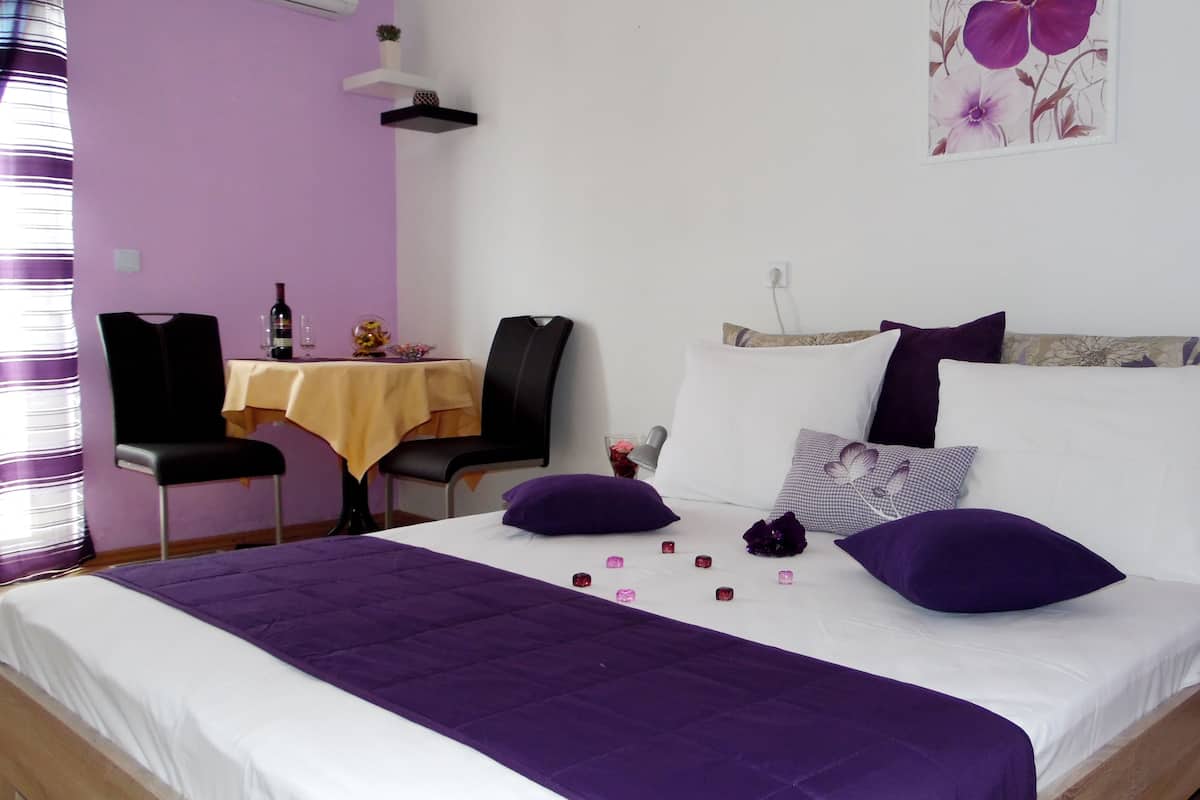 Deluxe Studio, Balcony, Sea View | Premium bedding, desk, cots/infant beds, rollaway beds