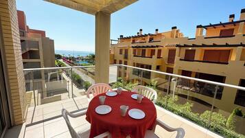 Eenvoudig appartement, 1 slaapkamer, terras | Terras