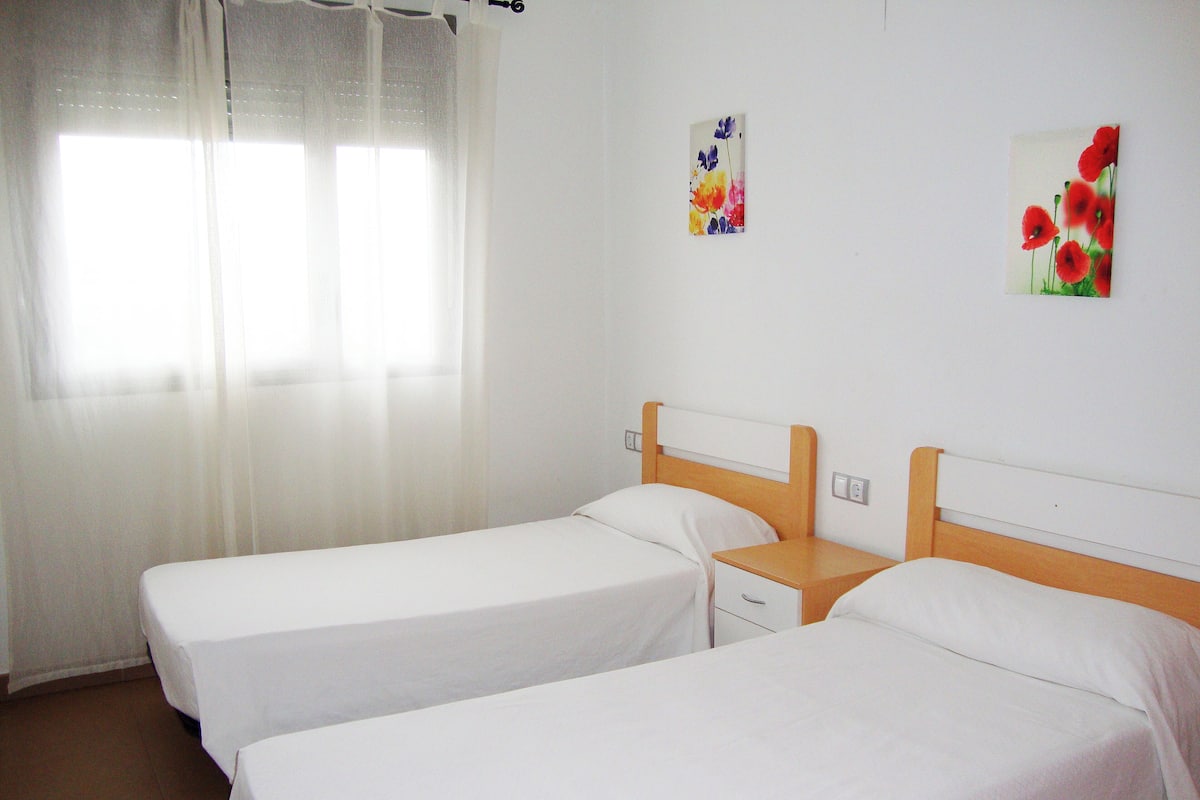 Decoración personalizada, muebles diferentes y ropa de cama