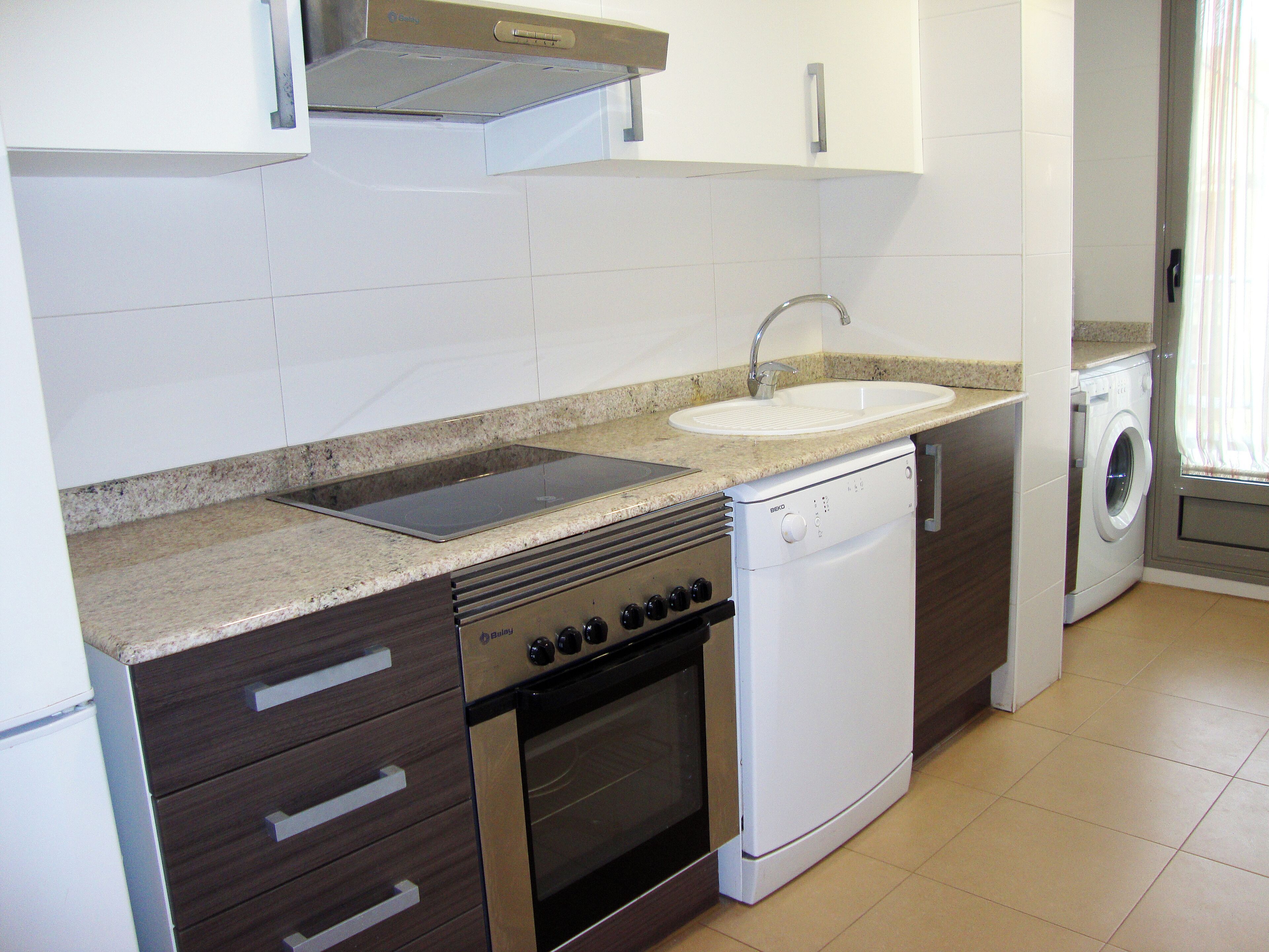 Basic Apartment, 3 Bedrooms, Terrace | Private kitchen