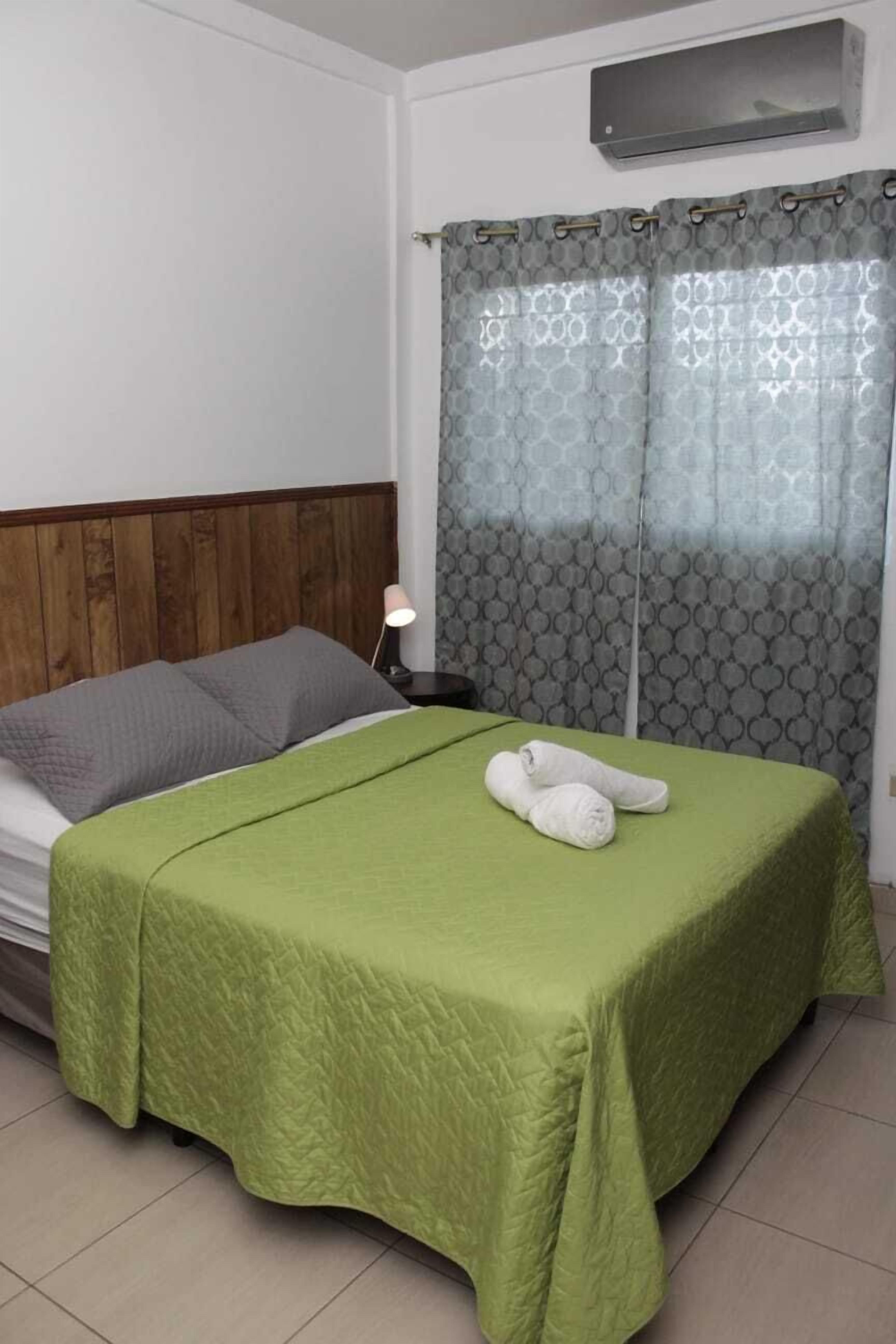 single room | 1 bedroom, desk, iron/ironing board, free wifi