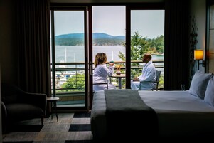 Premium Room, 1 King Bed, Fireplace, Harbor View | Hypo-allergenic bedding, down comforters, in-room safe, desk