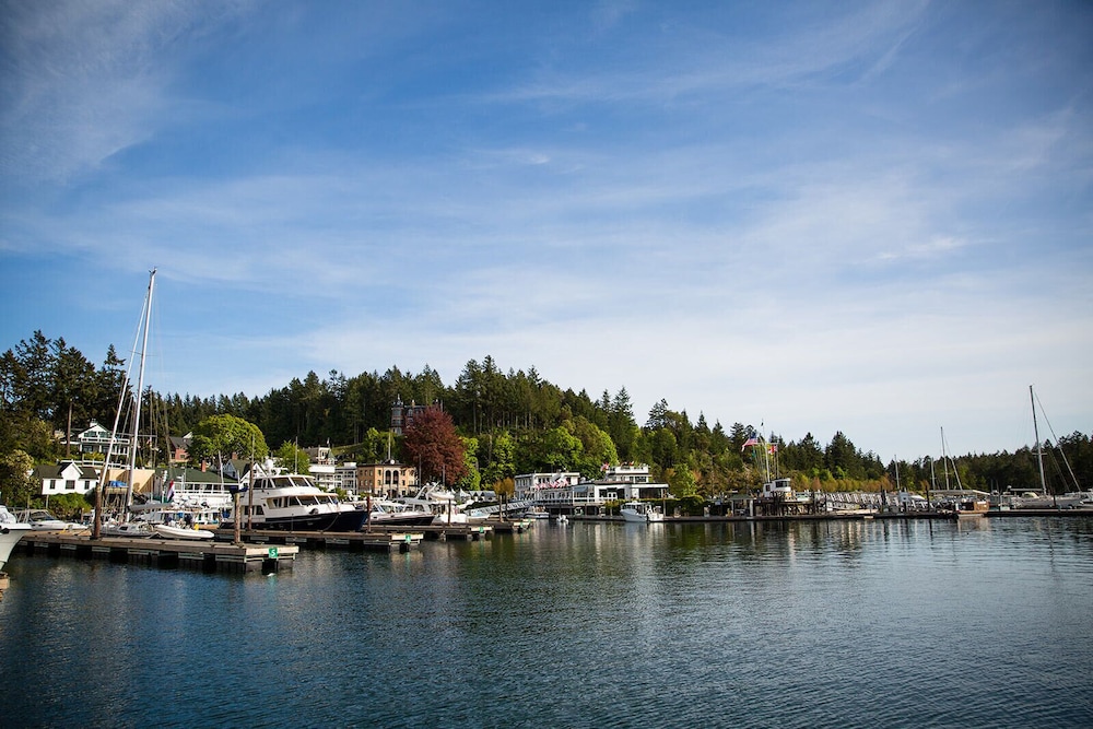 Friday Harbor House by null