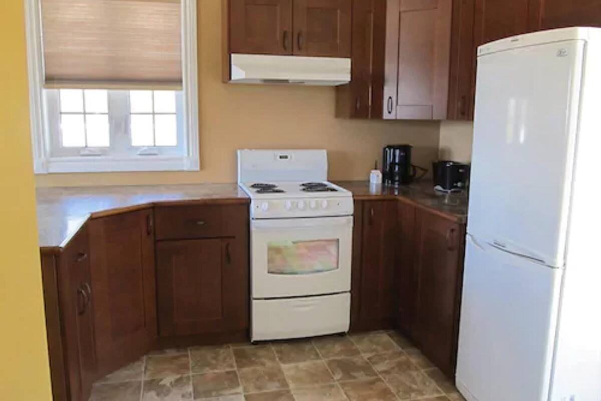 comfort chalet, 1 queen bed with sofa bed | private kitchenette | coffee/tea maker