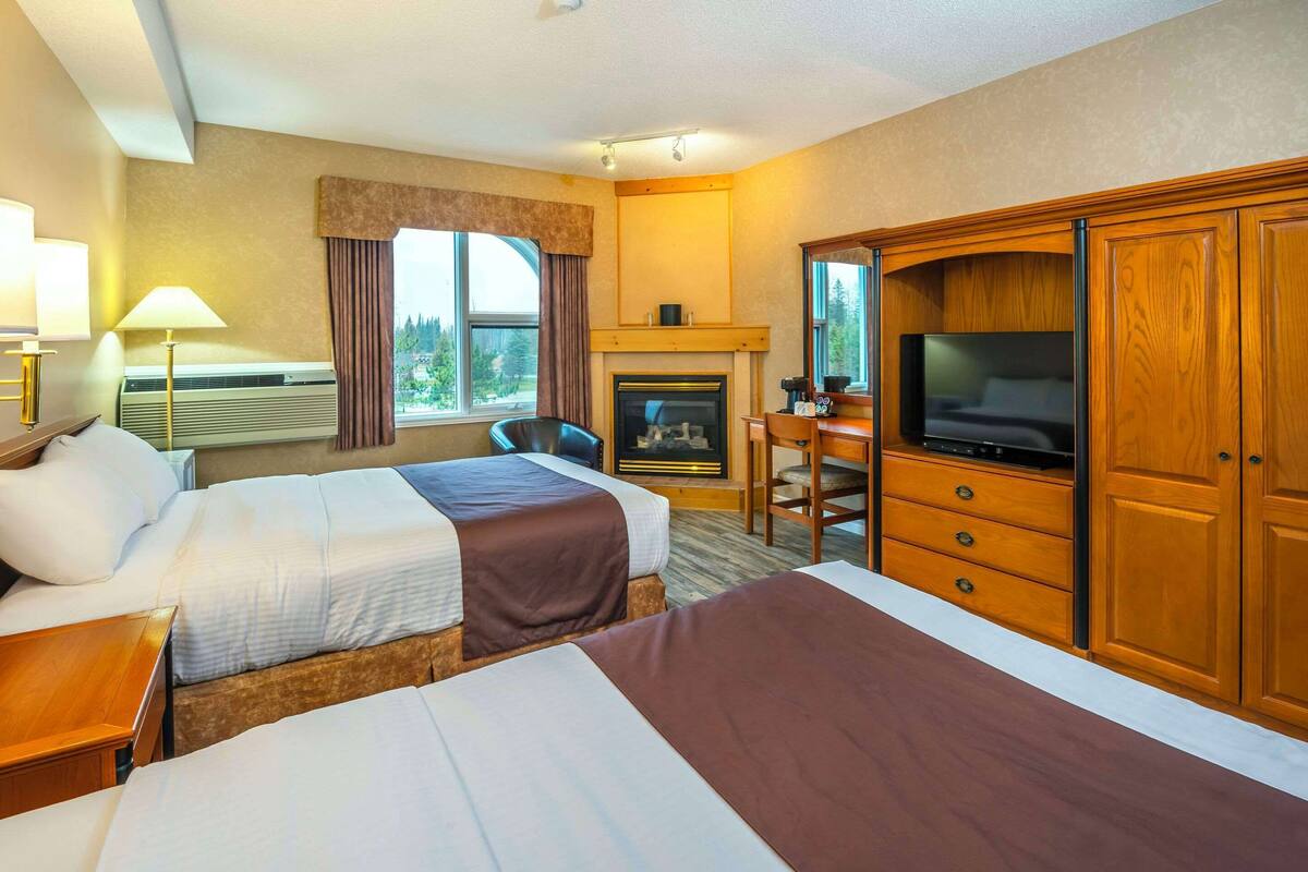 standard room, 2 double beds, non smoking, fireplace | desk, iron/ironing board, free wifi, bed sheets