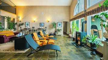 Couples treatment room(s), sauna, hot tub, steam room, body treatments