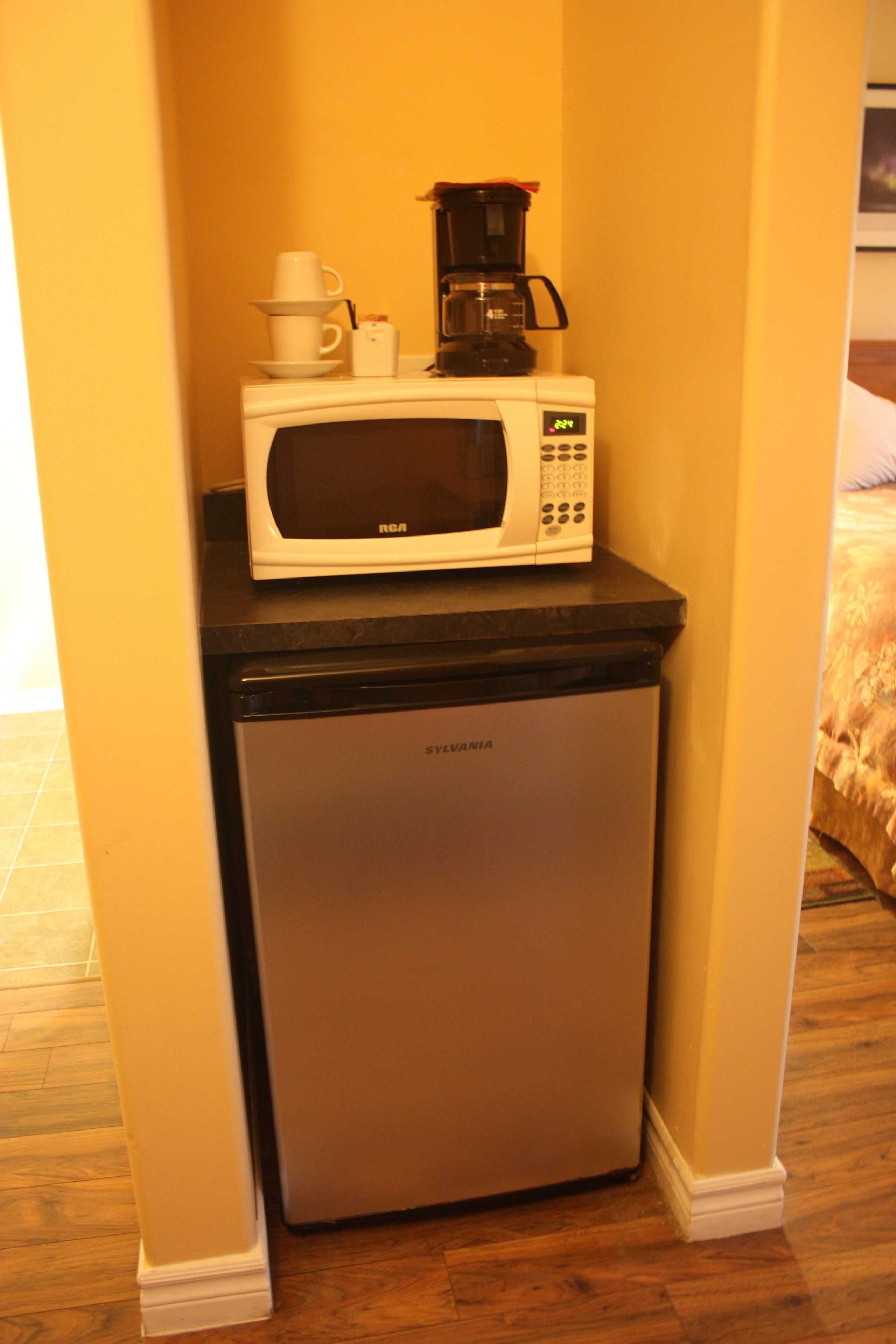 business room, 1 king bed | coffee and/or coffee maker