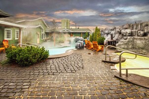 Couples treatment rooms, sauna, hot tub, steam room, body treatments