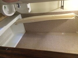 淋浴设施、吹风机、毛巾