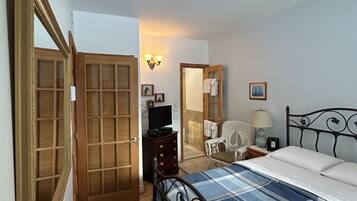 Room, 1 Double Bed, Private Bathroom (Hayden)