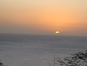 Vista para praia/oceano
