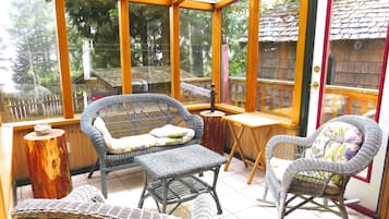 Traditional Cabin, 3 Bedrooms, Ocean View | Living area | 42-inch flat-screen TV with cable channels, TV, fireplace