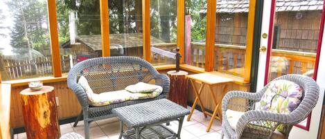 Traditional Cabin, 3 Bedrooms, Ocean View | Living area | 42-inch flat-screen TV with cable channels, TV, fireplace