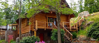 Handsome Dan's at Otter Point