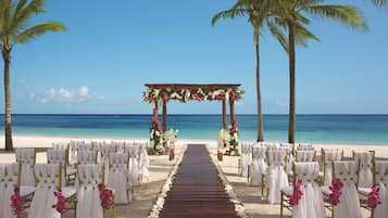 屋外結婚式場