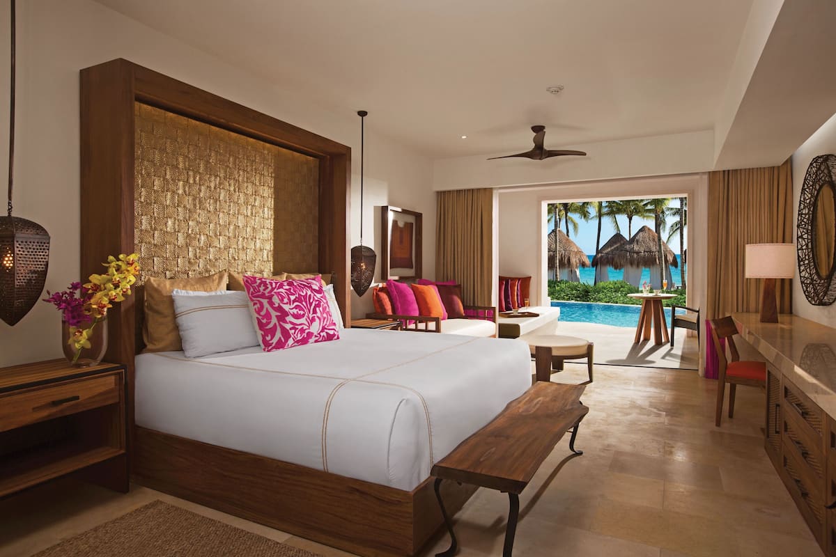 1 bedroom, premium bedding, free minibar, in-room safe