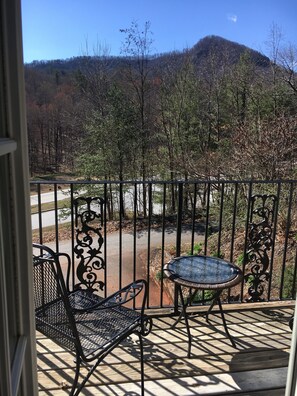 Exclusive Room, 1 Queen Bed, Balcony, Mountain View (Balcony Room) | Balcony