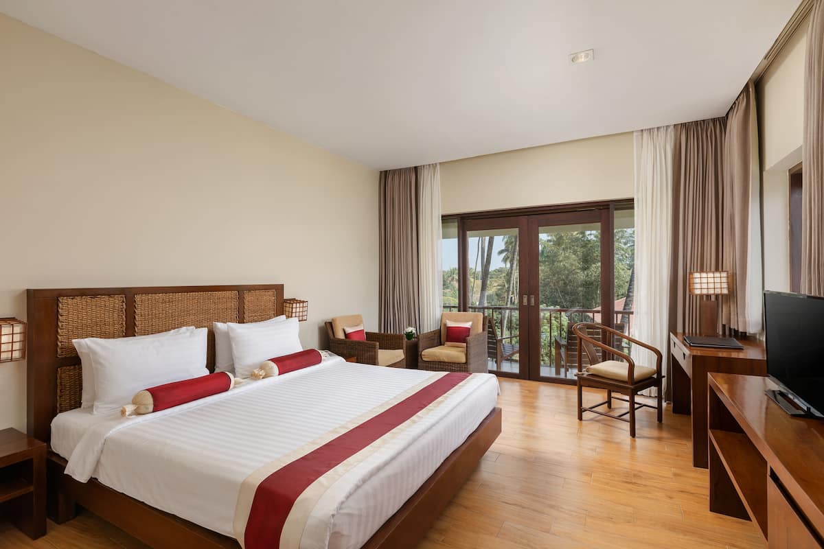 Gold Deluxe (Garden View) | 1 bedroom, minibar, in-room safe, desk