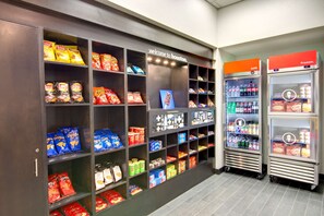 Snack bar - Hampton Inn Houston I-10 East (Houston)