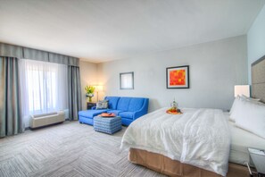 Room, 1 King Bed, Non Smoking, Refrigerator & Microwave