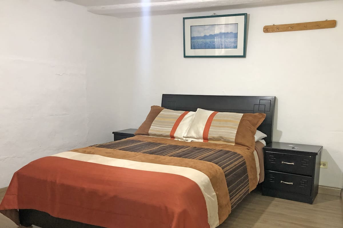 Wifi gratis y ropa de cama