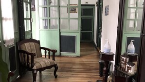 Interior detail - Hostal Latina (Cuenca)