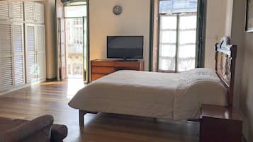 Family Double Room | Free WiFi, bed sheets