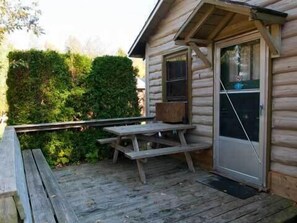 Classic Cottage, 2 Bedrooms Accessible (Cottage 6 & 7) | Terrace/patio