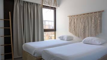 Premium bedding, in-room safe, desk, iron/ironing board
