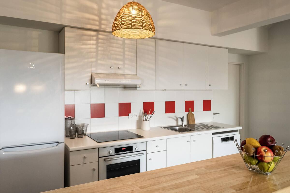 premium bedding, in-room safe, desk, iron/ironing board