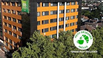 المنشأة من الخارج