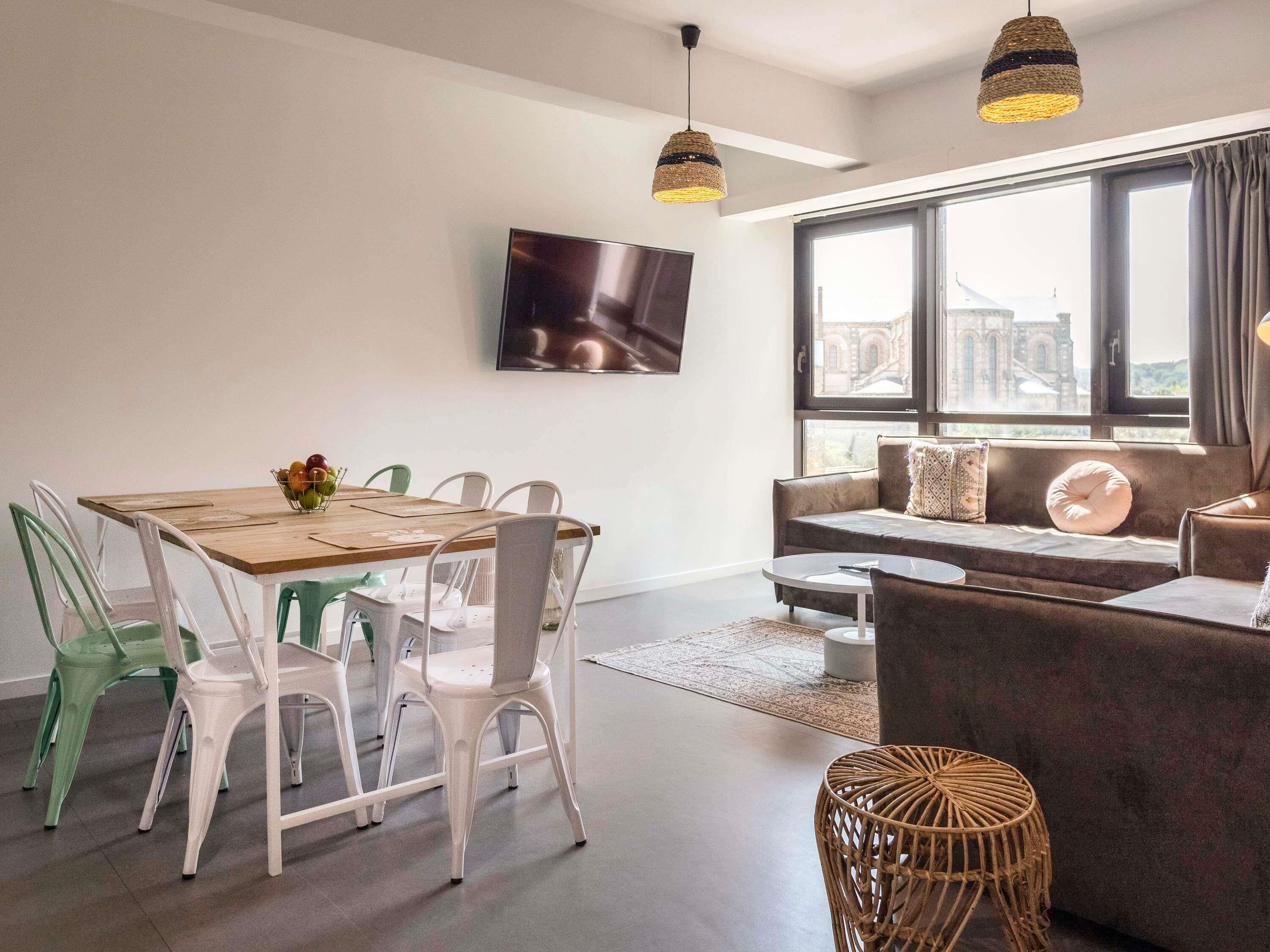 premium bedding, in-room safe, desk, iron/ironing board