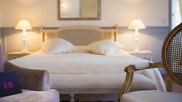 Premium bedding, individually decorated, desk, soundproofing