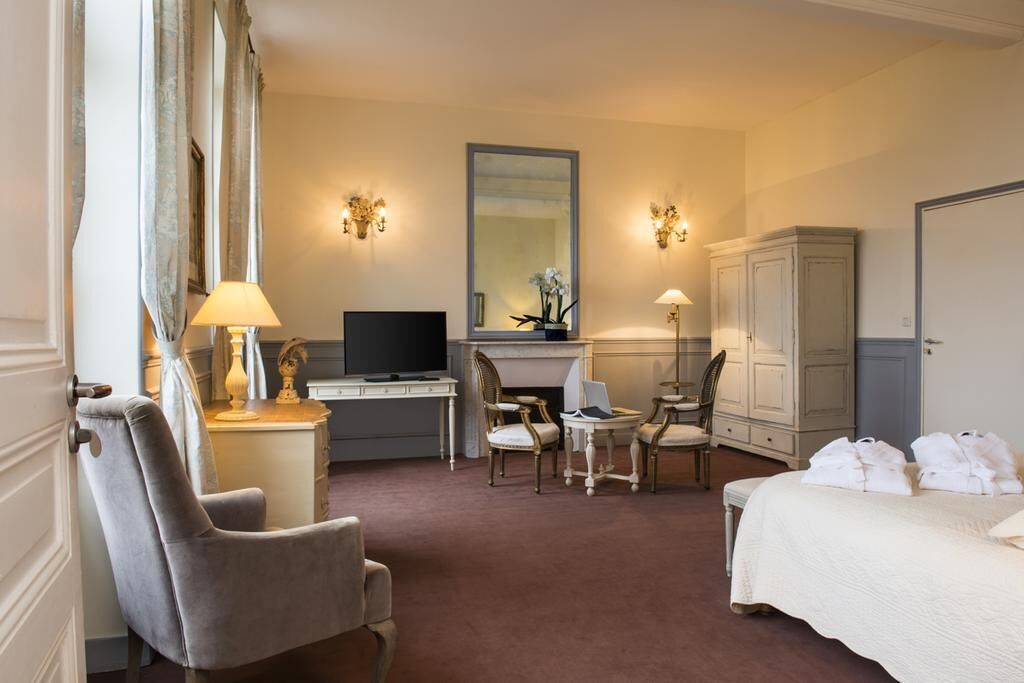 premium bedding, individually decorated, desk, soundproofing