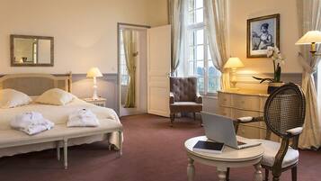 Superior Room, 1 Queen Bed | Premium bedding, individually decorated, desk, soundproofing