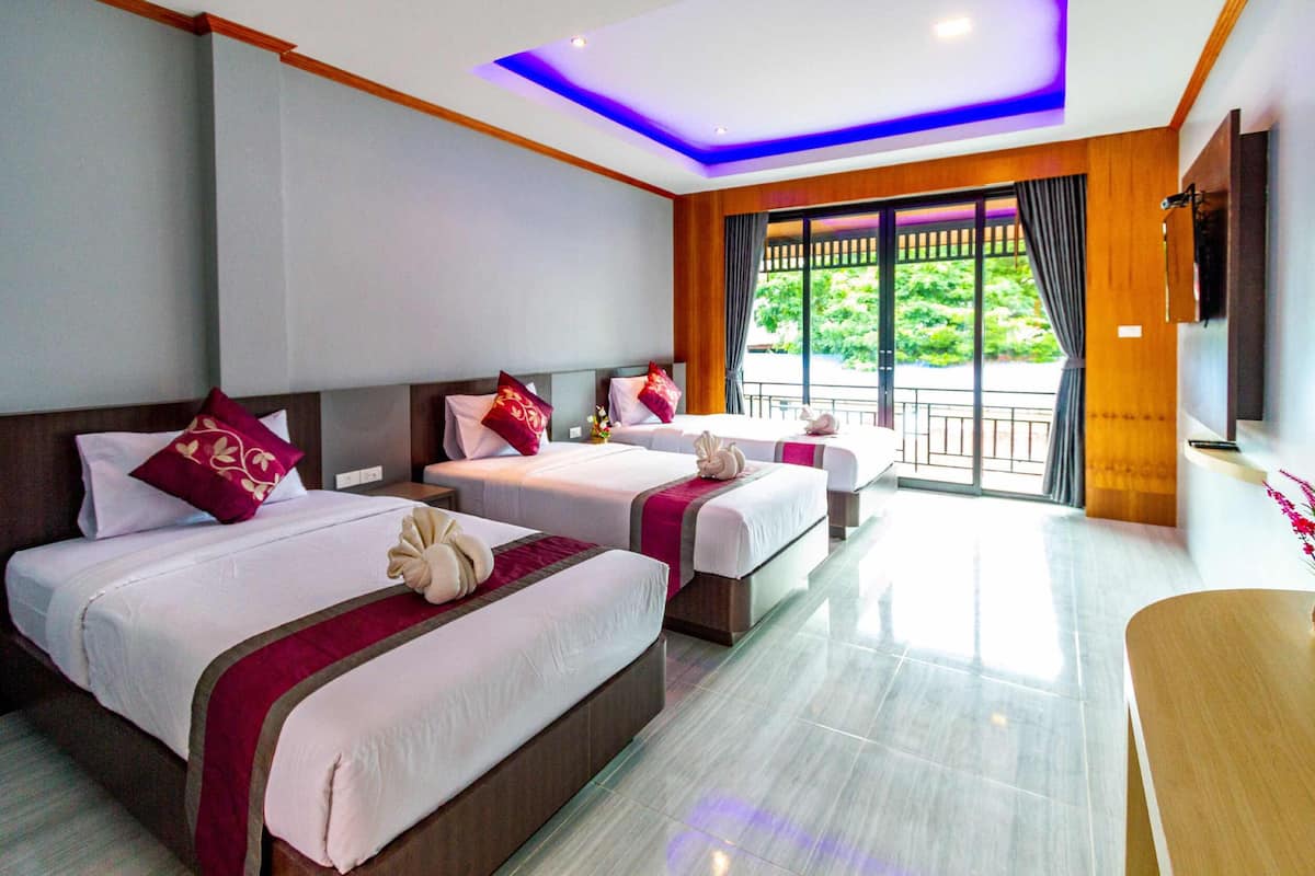 Deluxe Triple Room | Minibar, coffre-fort, accès au Wi-Fi (inclus)