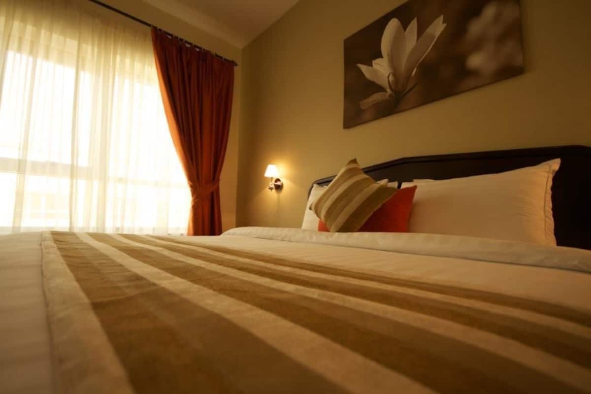 Standard Studio, 1 King Bed, Accessible, City View | In-room safe, desk, iron/ironing board, rollaway beds