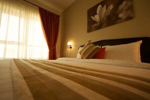 Standard Studio, 1 King Bed, Accessible, City View | In-room safe, desk, iron/ironing board, rollaway beds - Welcome Hotel Apartments 2 (Dubai)