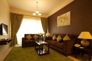 32-inch LCD TV with cable channels, TV - Welcome Hotel Apartments 2 (Dubai)