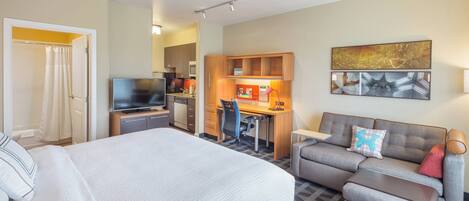 Premium bedding, in-room safe, desk, laptop workspace