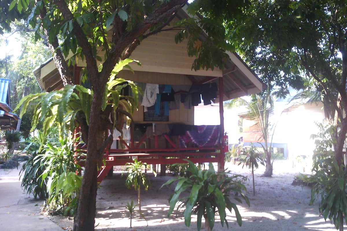 Standard Room, Garden View | In-room safe, desk, free WiFi