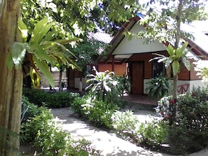 Basic Double or Twin Room | Bathroom | Shower, free toiletries - Lanta Sunny House (Ko Lanta)