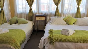 Triple Room, Private Bathroom | Down duvets, free WiFi, bed sheets