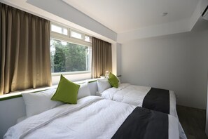 Desk, free WiFi, bed sheets - TO Hotel Chengde (Taipei)