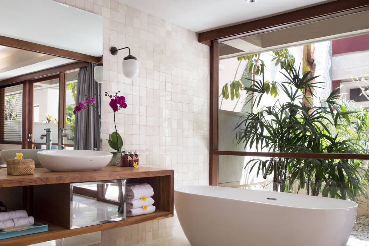 Amnaya Room Pool Acess | Deep soaking bathtub